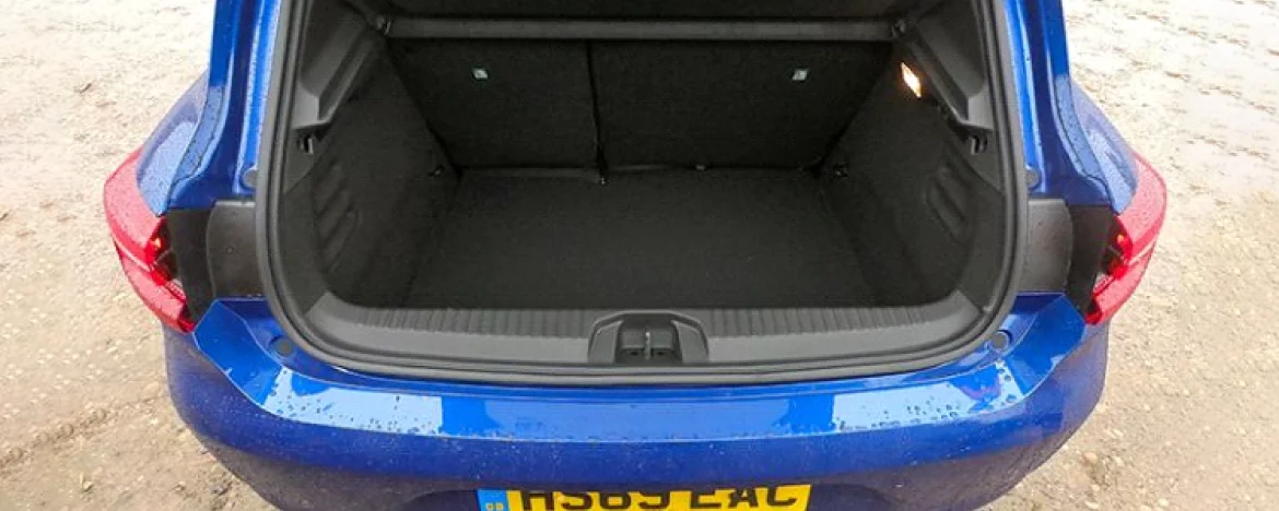 renault clio boot space