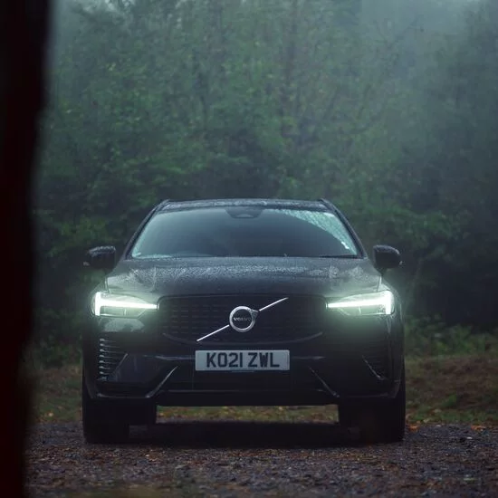 Volvo XC60 front profile